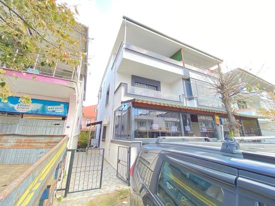 Luxuriöse 3+1-Maisonette-Wohnung Mit Terrasse In Zentraler Lage In Ürkmez