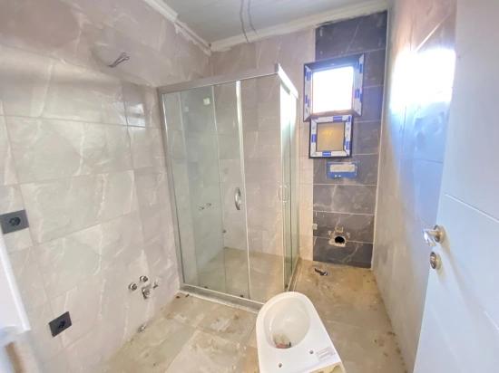 Seferihisar Ürkmez zentrale Lage luxuriöse Terrasse null 3+1 Wohnung Doppelhaus