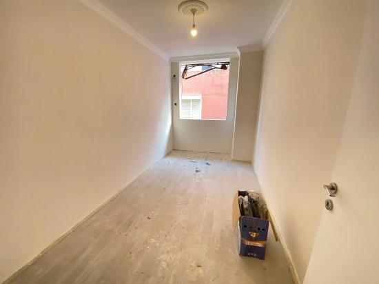 Seferihisar Ürkmez zentrale Lage luxus Sifir 2+1 Wohnung zum Verkauf