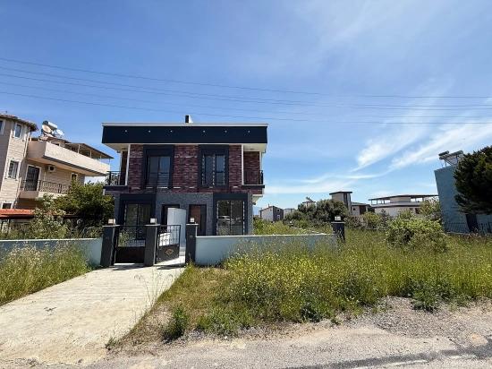 2+1 Villa In Doğanbey Mit Vollem Meerblick Und Garten Zu Verkaufen