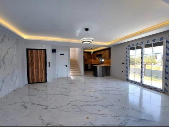 Eine Freistehende 3+1-zimmer-villa Auf Einem 300 M² Großen Grundstück In Doğanbey, Seferihisar, Steht Zum Verkauf.