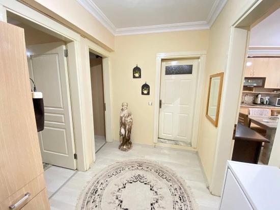 2+1-Zimmer-Wohnung Zum Verkauf In Seferihisar Ürkmez, Erdgeschoss, 150 M Vom Meer Entfernt