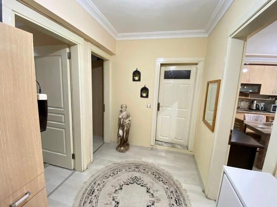 2+1-Zimmer-Wohnung Zum Verkauf In Seferihisar Ürkmez, Erdgeschoss, 150 M Vom Meer Entfernt