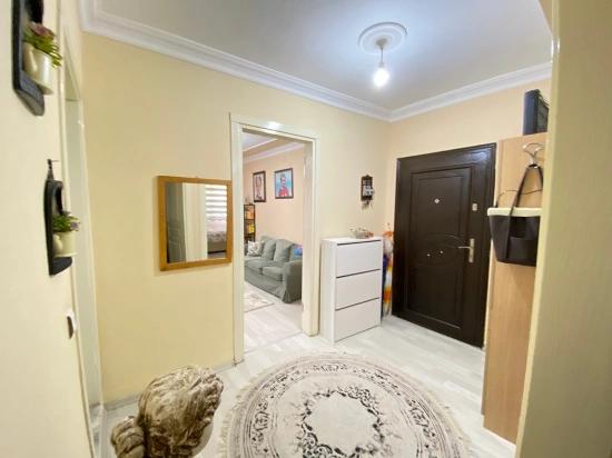 2+1-Zimmer-Wohnung Zum Verkauf In Seferihisar Ürkmez, Erdgeschoss, 150 M Vom Meer Entfernt