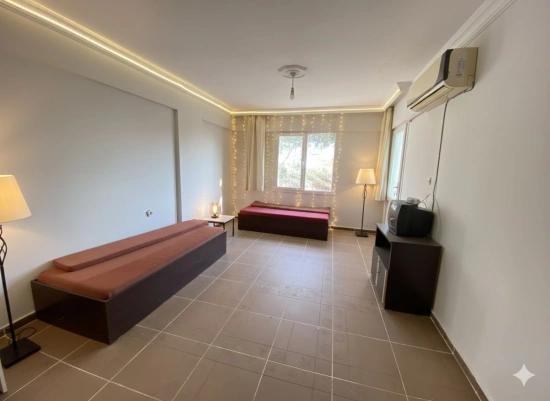 Gelegenheit In Der Gegend Von Seferihisar Mersin, 1+1 Wohnung Zum Verkauf, Nur 100 Meter Vom Meer Entfernt