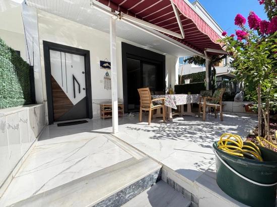 3+1 Villa Mit Eigentumswohnung Zum Verkauf Im Doğanbey Center