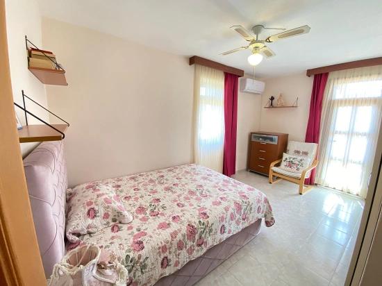 Freistehende, Komfortable 3+1-zimmer-villa Mit Pool Und Sicherheitssystem In Seferihisar Erdem Tur Site Zu Verkaufen.