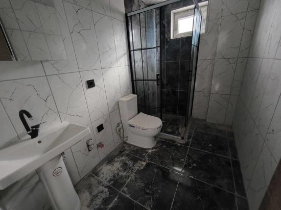 Wohnung Zum Verkauf Im Bezirk Menderes Fevzi Çakmak, Wo Blau Und Grün Aufeinandertreffen!