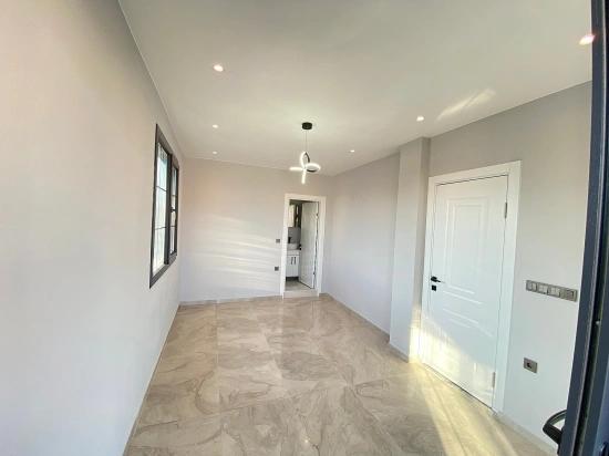 Luxuriöse 3+1-zimmer-villa Zum Verkauf In Seferihisar, Region Mersin, Direkt Am Meer, Mit Smart-home-systemen!