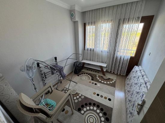 *seferihisar Cumhuriyet - Freistehendes Sommerhaus (2+1 Zimmer) Mit Garten Zu Verkaufen - 750 M Vom Meer Entfernt