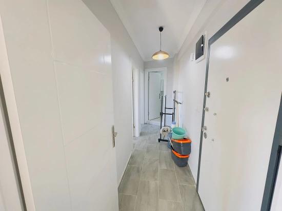 2+1-zimmer-wohnung In Seferihisar Mersinalanı Zu Verkaufen, In Meeresnähe, Erdgeschoss Mit Garten