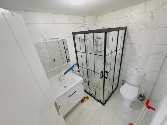 2+1-zimmer-wohnung In Seferihisar Mersinalanı Zu Verkaufen, In Meeresnähe, Erdgeschoss Mit Garten