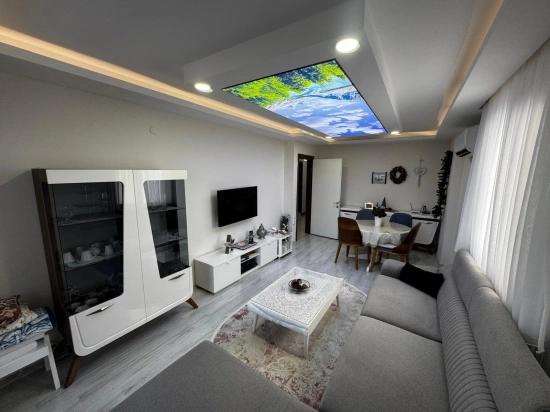 Geräumige 2+1-wohnung Zum Verkauf In Seferihisar Mersin In Der Nähe Des Meeresgebiets Mit Separater Küche