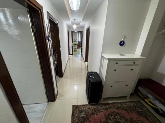 Geräumige 2+1-wohnung Zum Verkauf In Seferihisar Mersin In Der Nähe Des Meeresgebiets Mit Separater Küche