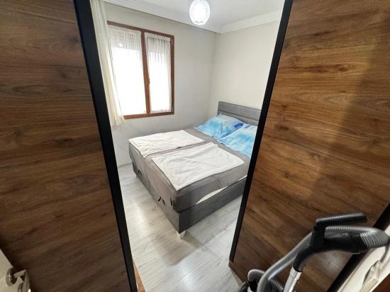 Geräumige 2+1-wohnung Zum Verkauf In Seferihisar Mersin In Der Nähe Des Meeresgebiets Mit Separater Küche