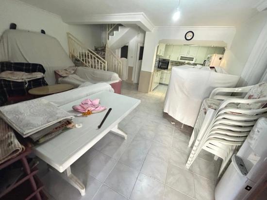 Luxuriöse 4+1-villa Mit Großem Garten Zum Verkauf Am Strand Von Özdere Çukaltı