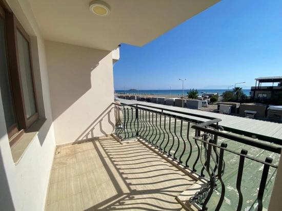 2+1-wohnung Zum Verkauf Im Viertel Gümüldür Atatürk, Direkt Am Meer, Mit Panoramablick!