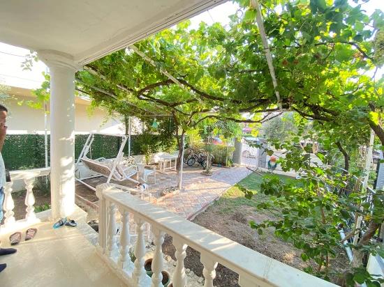 Seferihisar Cumhuriyet Mahallesi, Yıldız Tur Sitesi. 3+1 Wohnung Zum Verkauf, Wo Blau Und Grün Sich Treffen.