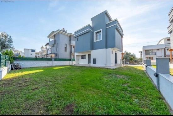 Luxuriöse 3+1-Zimmer-Villa, Freistehend, Auf Einem 316 M² Großen Grundstück, In Meeresnähe In Seferihisar Cumhuriyet!