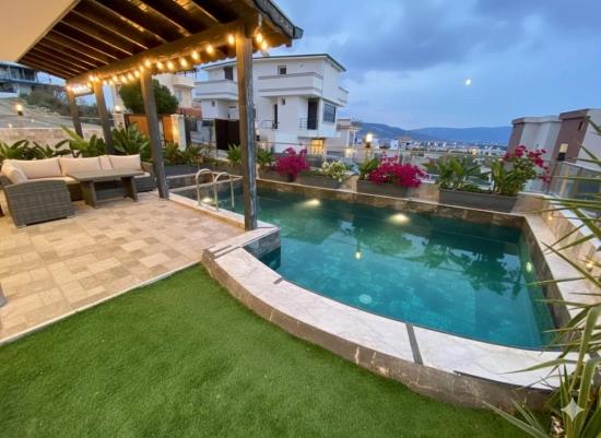 Luxuriöse 4+1-Zimmer-Villa Mit Vollem Meerblick Und Pool Im Atatürk-Viertel Von Seferihisar!