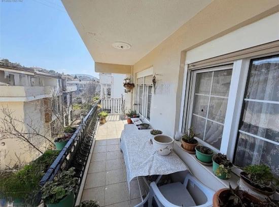 3+1 Maisonette-Wohnung Mit Kamin, Meerblick Und Geräumigem Wohnzimmer Im Herzen Des Viertels Fevzi Çakmak In Urla.