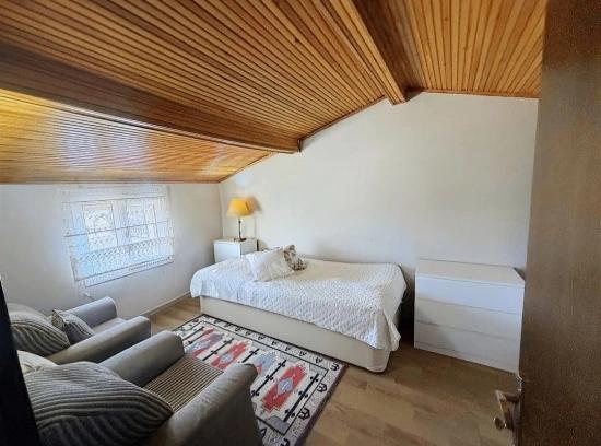3+1 Maisonette-wohnung Mit Kamin, Meerblick Und Geräumigem Wohnzimmer Im Herzen Des Viertels Fevzi Çakmak In Urla.