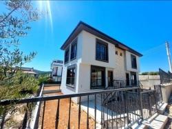 Moderne Eckvilla Auf Einem Grundstück In Payamlı, Seferihisar Zu Verkaufen | 2+1 Villa Mit Baugenehmigung.