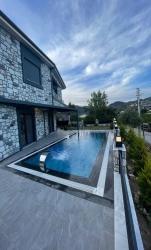 3+1 Freistehende Villa Mit Pool Und Garten Zum Verkauf In Gumuldur