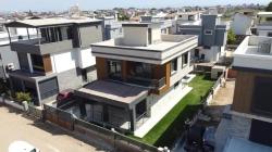 Moderne Und Luxuriöse 3+1-Zimmer-Villa Mit Privatem Pool Zum Verkauf Im Viertel Cumhuriyet, Seferihisar