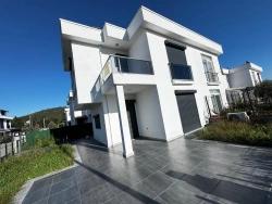 2+1-Zimmer Villa Zu Verkaufen in Cumhuriyet Bz. Seferihisar Doğanbey - 210 m²
