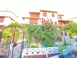 Freistehende 4+1 Villa Zum Verkauf Mit Großem Garten Auf Einem Grundstück In Doğanbey