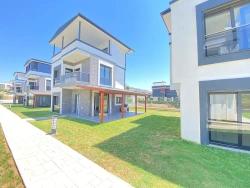 3+1 Freistehende Villa Mit Großem Garten Und Pool Zum Verkauf In Doğanbey