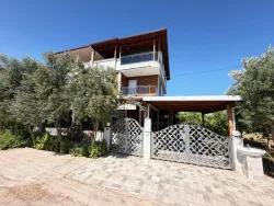4+1-Zimmer Villa Zu Verkaufen in Cumhuriyet Bz. Seferihisar Doğanbey - 600 m²