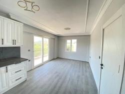 2+1-Zimmer-Wohnung Zum Verkauf In Ürkmez, 300 M², In Meeresnähe, Im Einkaufszentrum