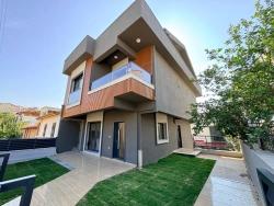 3+1-Zimmer Villa Zu Verkaufen in Çukuraltı Bz. Menderes Özdere - 200 m²