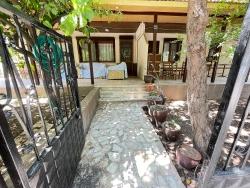 Preiswerte 2+1-Zimmer-Wohnung In Seferihisar Ürkmez Zu Verkaufen, 50 Meter Vom Strand Entfernt