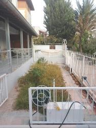 3+1 Villa Zum Verkauf In Ürkmez, 50 M Vom Meer Entfernt