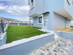 Modern Gestaltete 3+1-Eckvilla In Meeresnähe In Seferihisar Cumhuriyet!