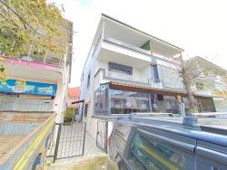 Luxuriöse 3+1-Maisonette-Wohnung Mit Terrasse In Zentraler Lage In Ürkmez