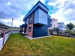 3+1-Zimmer Villa Zu Verkaufen in Cumhuriyet Bz. Seferihisar Doğanbey - 300 m²