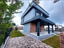 Eine Freistehende 3+1-Zimmer-Villa Auf Einem 300 M² Großen Grundstück In Doğanbey, Seferihisar, Steht Zum Verkauf.