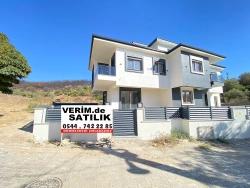 Luftige 3+1 Villa Zum Verkauf In Ürkmez, In Strandnähe