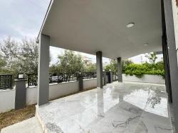 Brandneue Freistehende 3+1-Villa In Seferihisar Cumhuriyet, 850 M Vom Meer Entfernt.