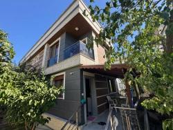 Luxuriöse 2+1-Zimmer-Villa Mit Großzügigem Garten, 500 M Vom Meer Entfernt In Seferihisar Cumhuriyet