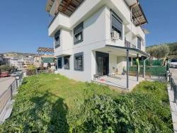 2+1-Zimmer-Wohnung In Seferihisar Mersinalanı Zu Verkaufen, In Meeresnähe, Erdgeschoss Mit Garten