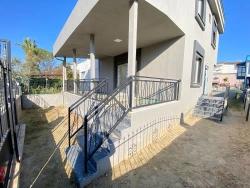 Spazieren Sie Zum Meer In Seferihisar! Eckgrundstück, Freistehende Villa Mit 3+1 Schlafzimmern Zu Verkaufen.