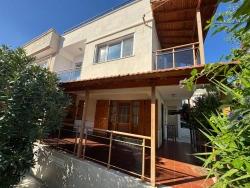 4+1 Villa Auf Einem Eckgrundstück Zum Verkauf Im Viertel Menderes Orta, 500 M Vom Meer Entfernt