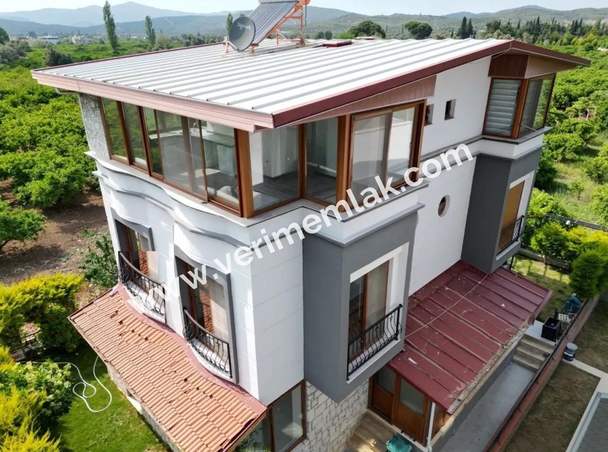 3 1 Villa Zu Verkaufen Mit Garten In Meeresnähe In Ürkmez