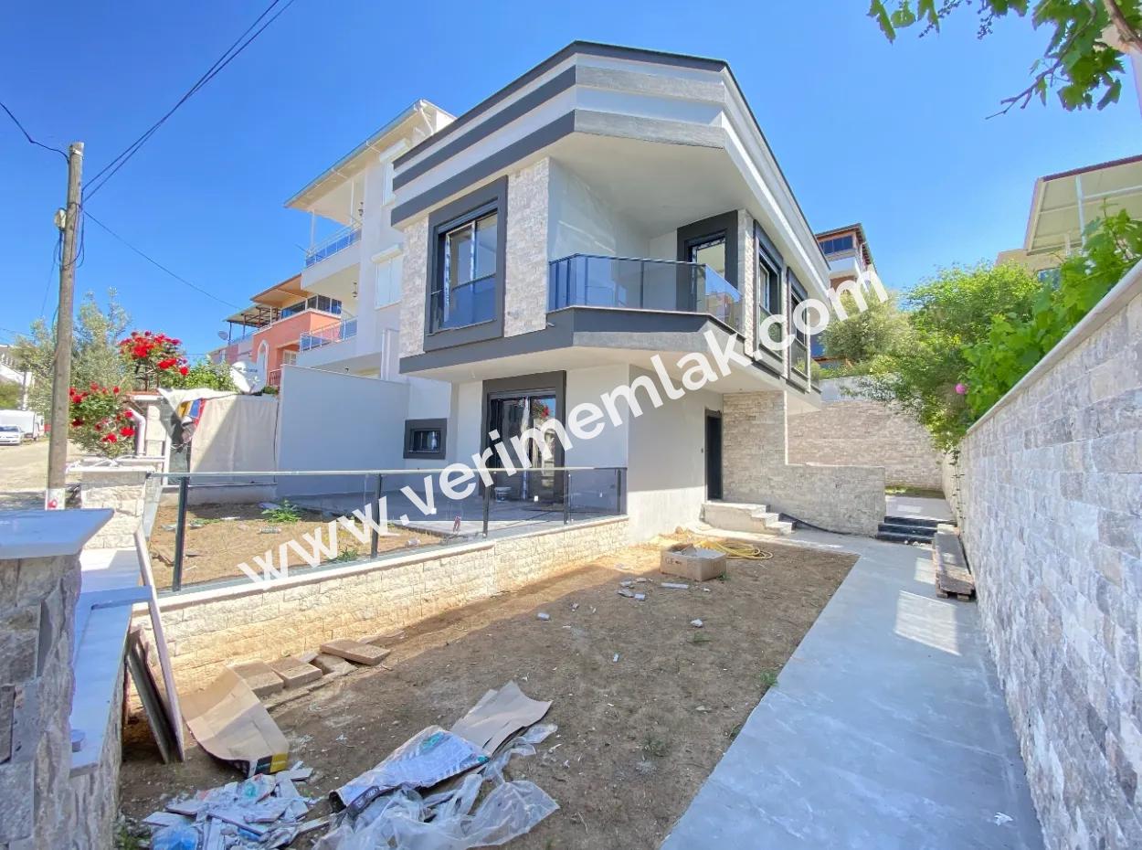 2 1 Villa Mit Grossem Garten Zu Verkaufen In Ürkmez
