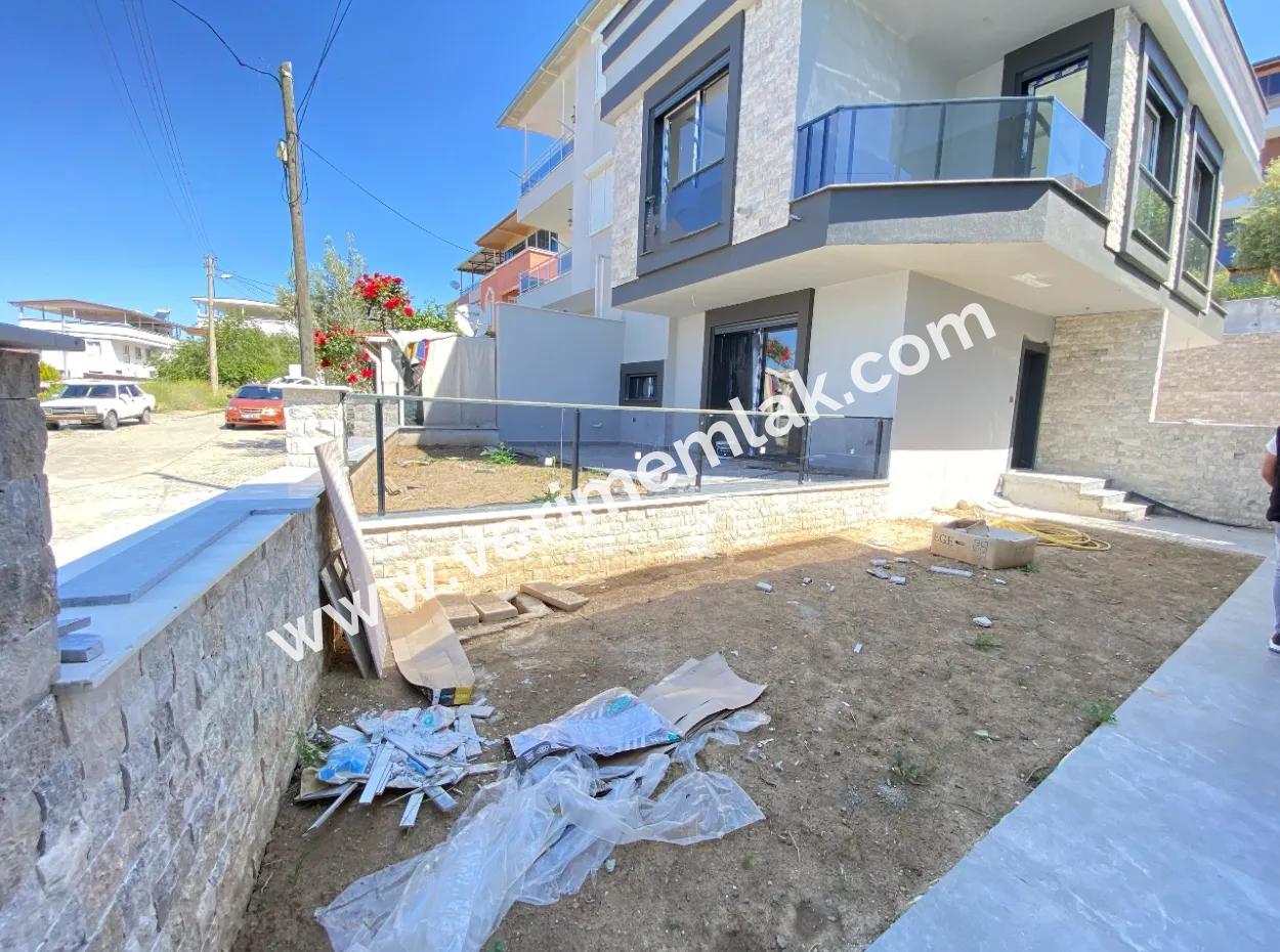 2 1 Villa Mit Grossem Garten Zu Verkaufen In Ürkmez